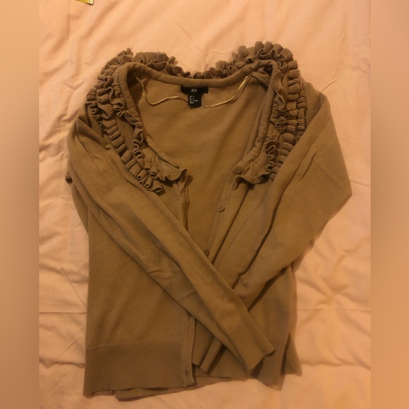H&M Ruffled Collar V-neck cardigan sweater SMALL - Picture 5 of 6